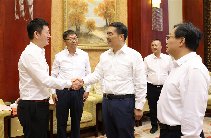 1693278490773769.jpg 会见.jpg
